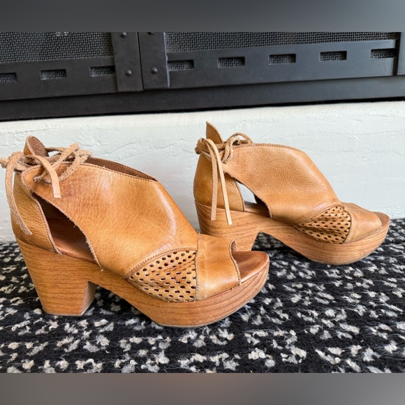 Free People Tan Leather Platform with Chunky Heel - Picture 2 of 5